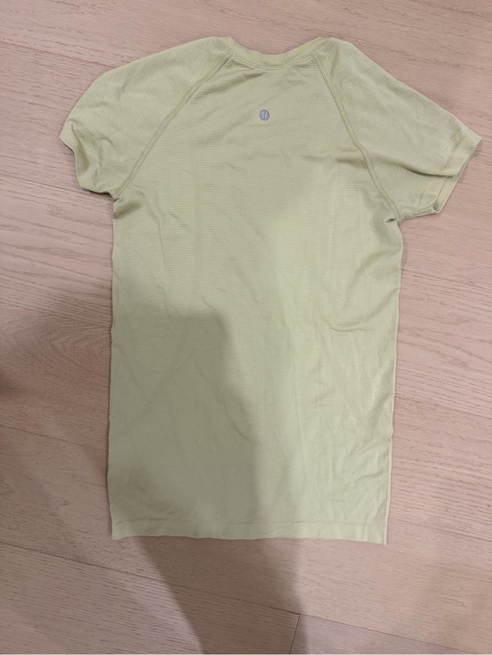 Lululemon active tee - Picture 3 of 3